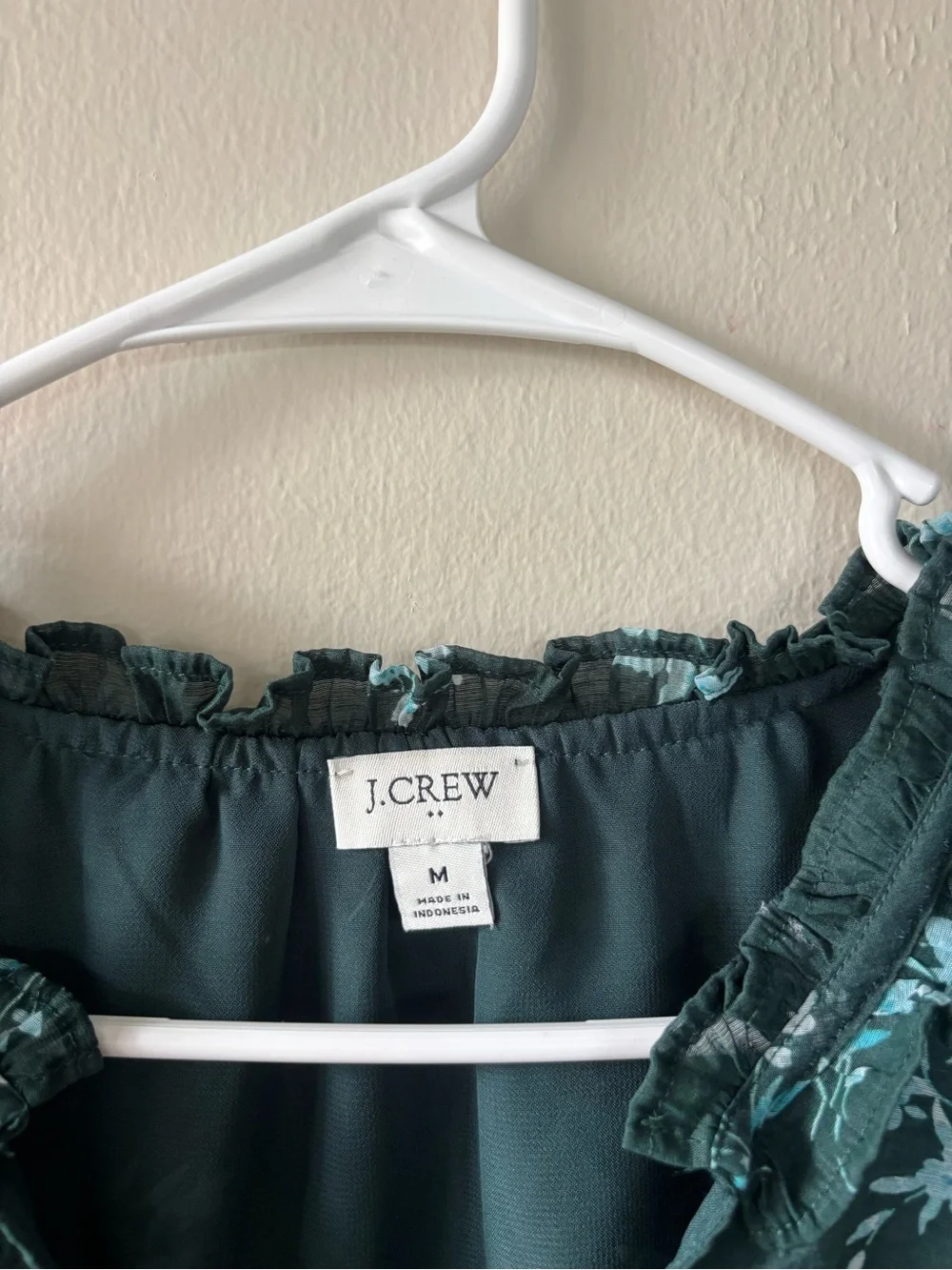 J Crew Women’s Size Medium Top Green Floral Blouse V Neck Long Sleeve